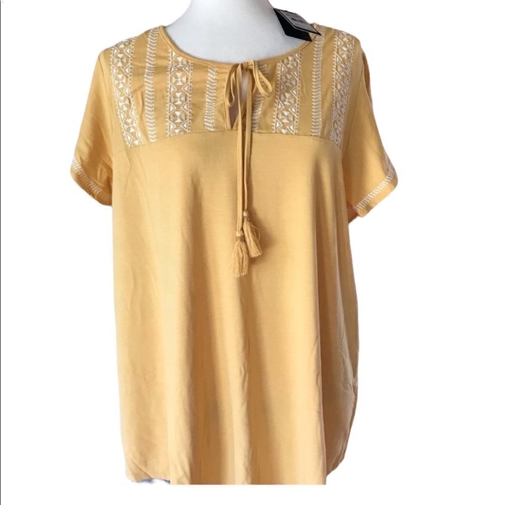 𝅺ADRIANNA Papell top mustard yellow white embroidery size 2X